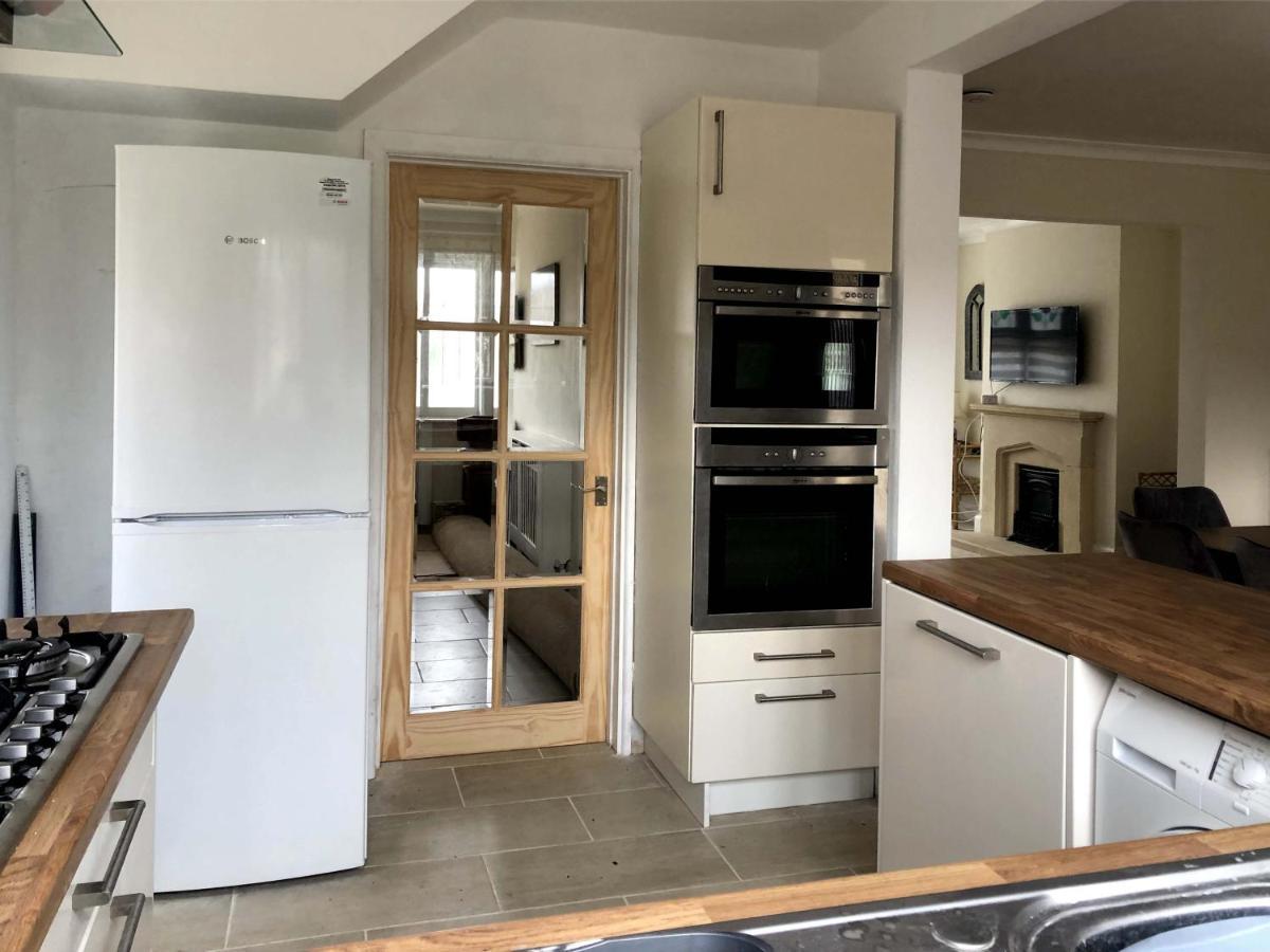 ソールズベリー Residential 3 Bed House Harnhamヴィラ エクステリア 写真