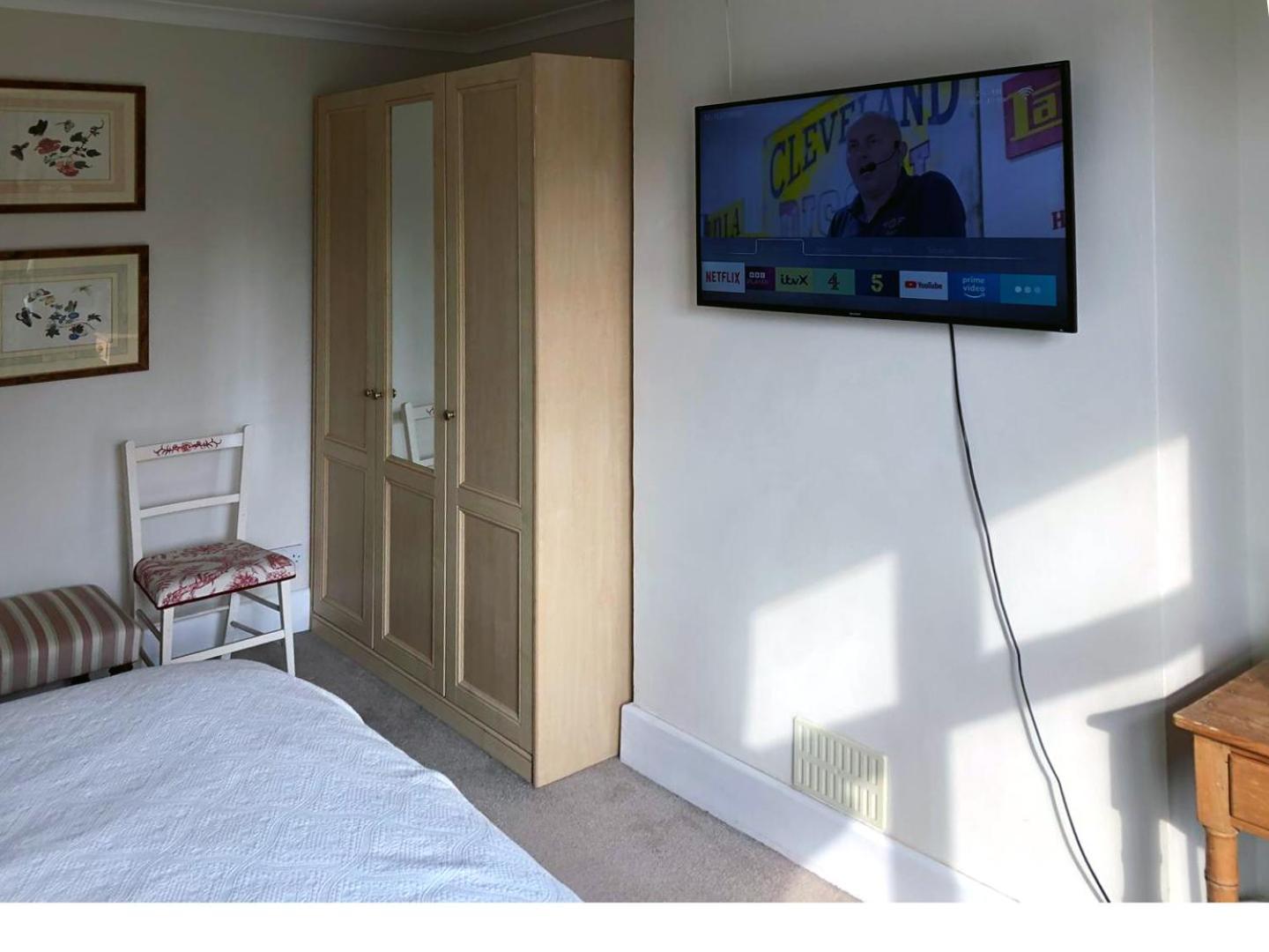 ソールズベリー Residential 3 Bed House Harnhamヴィラ エクステリア 写真